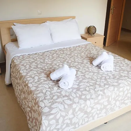 Pounentes Apartment *